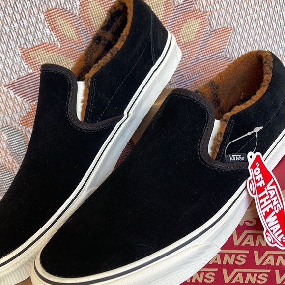 Vans WMNS Classic Slip-On
(Sherpa)Black/Marshmallow
IN0A7VCFABI
Sneakers - Picture 8 of 16